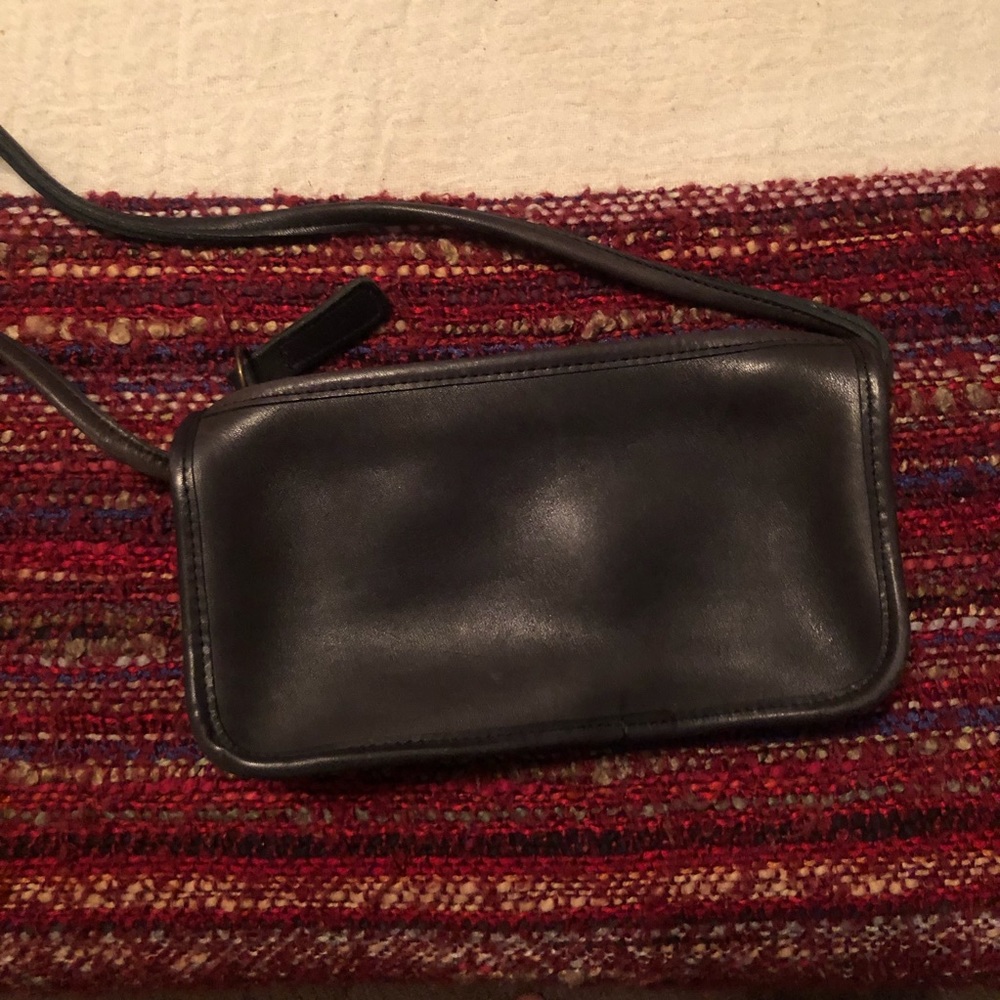 Small vintage Coach crossbody